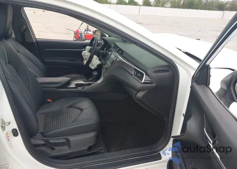 2018 Toyota Camry Se z USA, uszkodzony, nr VIN 4T1B11HK4JU676622